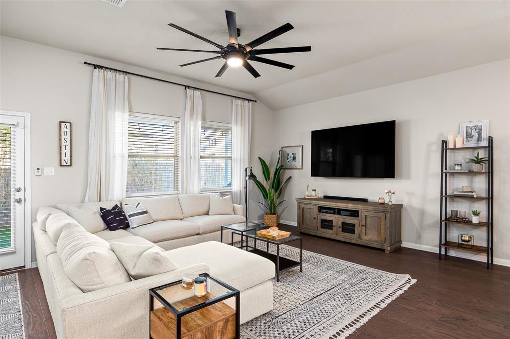 11915 Dispatch Wy in Austin, TX - Building Photo