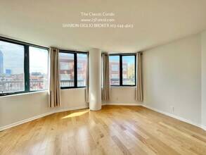 25 Forest St in Stamford, CT - Building Photo - Building Photo