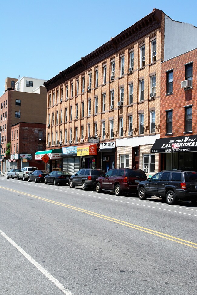 722 5th Ave in Brooklyn, NY - Foto de edificio - Building Photo