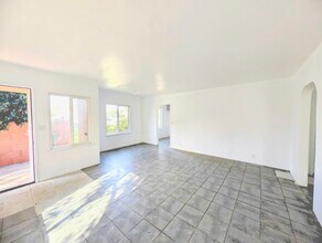 865 N Glassell St in Orange, CA - Building Photo - Building Photo