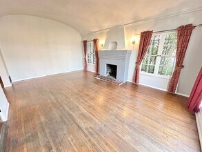 2041 Eucalyptus Ave in Long Beach, CA - Building Photo - Building Photo