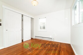 7130 31st Ave SW in Seattle, WA - Building Photo - Building Photo