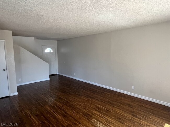 property at 914 Scarlet Ridge Dr