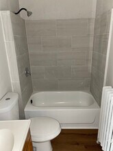 445 Albany Ave in Hartford, CT - Foto de edificio - Building Photo