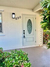 690 Saxony Way in Delray Beach, FL - Building Photo - Building Photo