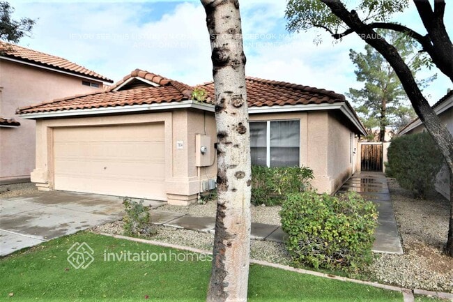 7934 W Laurel Ln in Peoria, AZ - Foto de edificio - Building Photo