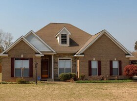 617 Prairie View Dr in Prattville, AL - Building Photo