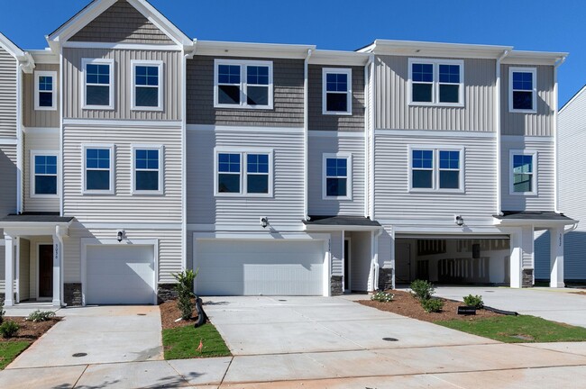3034 Castle Loch Ln in Durham, NC - Building Photo - Building Photo