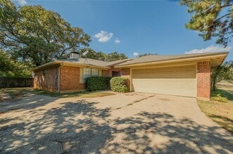 503 N Walnut Creek Dr in Mansfield, TX - Building Photo - Building Photo