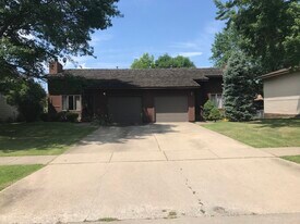 1458 Eastview Dr in Coralville, IA - Building Photo
