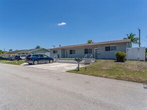 1811 SW 97th Ter in Miramar, FL - Building Photo - Building Photo