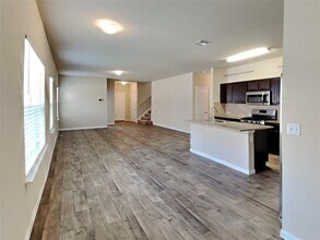 451 Cibolo Creek Dr in Kyle, TX - Building Photo - Building Photo