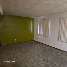 321 Allan Ave, Unit 321 in Owatonna, MN - Foto de edificio - Building Photo