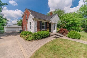 4355 Elmwood Ave in Royal Oak, MI - Building Photo - Building Photo