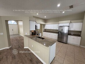 4505 Bedford Ct E in Bradenton, FL - Foto de edificio - Building Photo