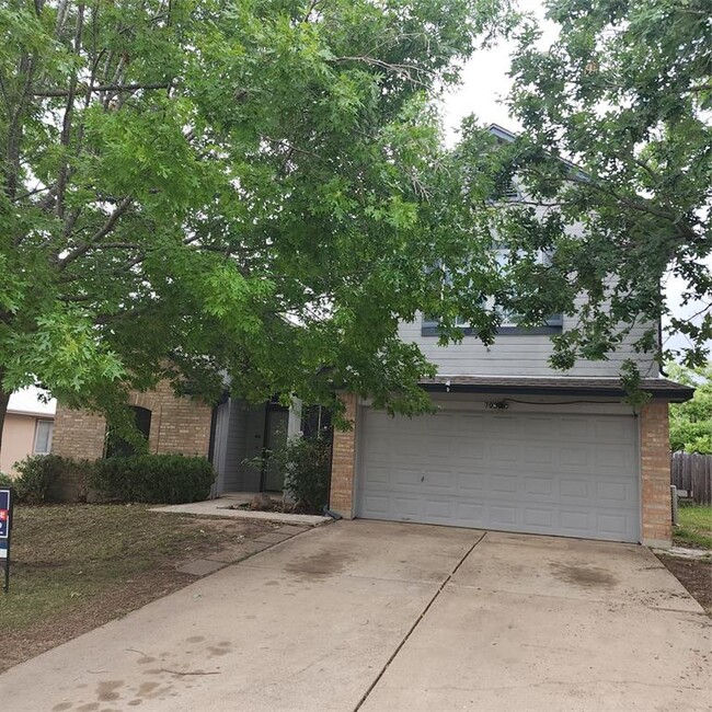 property at 706 Maplecreek Dr