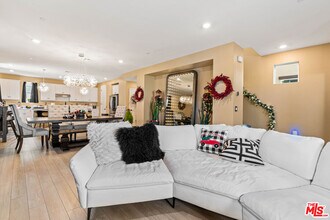 720 Grace Ave in Inglewood, CA - Building Photo - Building Photo