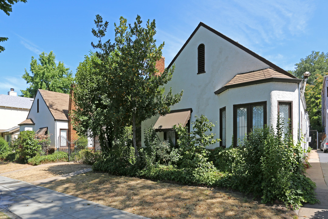 2117 O St in Sacramento, CA - Building Photo