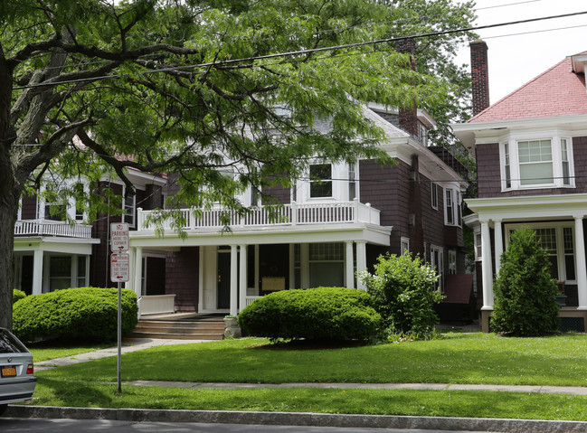 121 S Lake Ave in Albany, NY - Building Photo - Building Photo