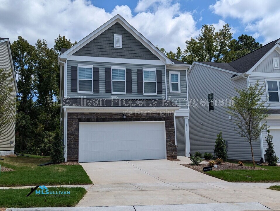 5866 Woodlawn Dr in Durham, NC - Building Photo