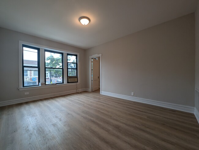 2638 N Milwaukee Ave, Unit 2 in Chicago, IL - Building Photo - Building Photo