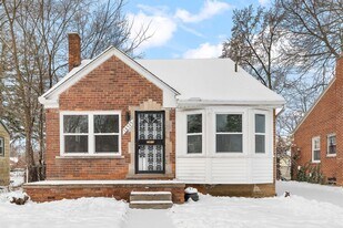 18525 Westmoreland Rd in Detroit, MI - Building Photo