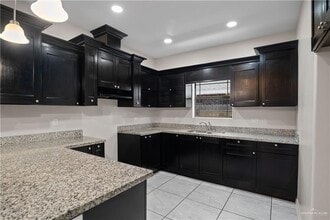 18 Pedernal St in Edinburg, TX - Building Photo - Building Photo