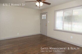 878 E Market St in Burlington, NC - Building Photo - Building Photo