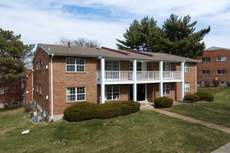 DES ARBOLES in Florissant, MO - Building Photo - Building Photo