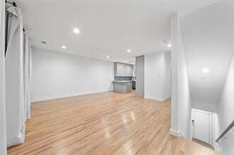 1460 Grigsby Ave in Dallas, TX - Building Photo - Building Photo