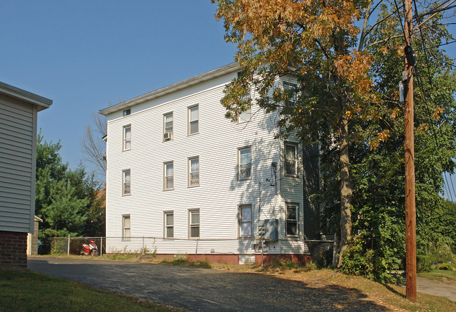 13 Dwight St in Bristol, CT - Building Photo - Building Photo