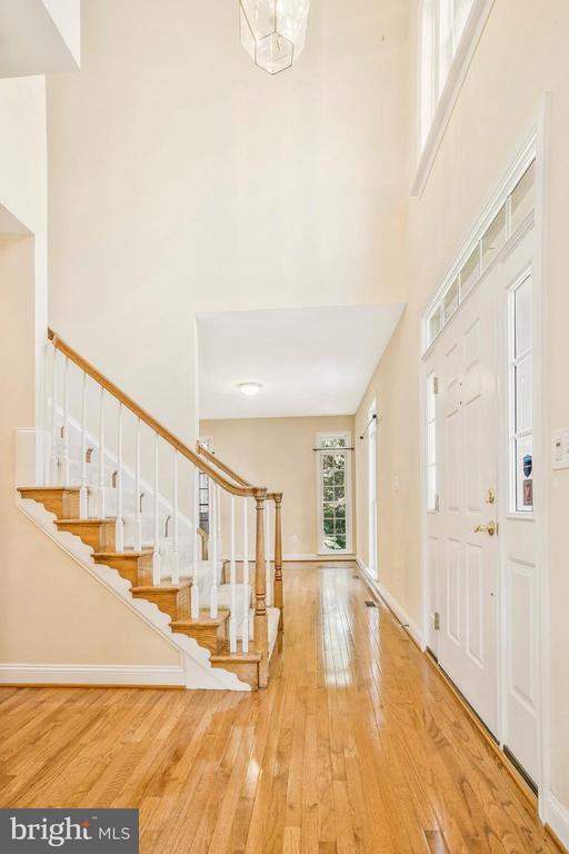 9980 Cyrandall Dr in Oakton, VA - Building Photo - Building Photo