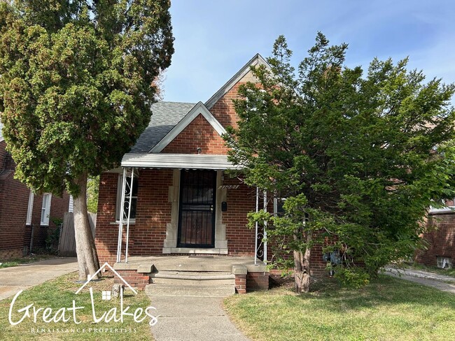 property at 11281 Kenmoor St