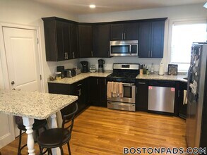 16 Washburn St, Unit 1 in Boston, MA - Building Photo - Building Photo