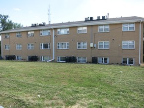 Kelly Gene Apartments in Omaha, NE - Foto de edificio - Building Photo