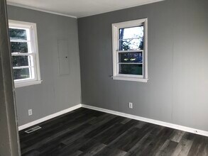 1102 Nicholson St in Decherd, TN - Building Photo - Building Photo