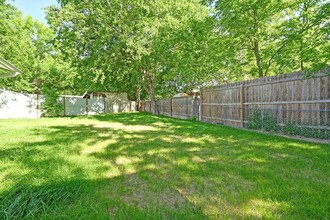 6600 Bluestone St in Austin, TX - Building Photo - Building Photo
