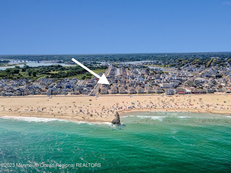 239 Beach Front in Manasquan, NJ - Building Photo