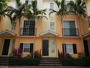 150 NE 6th Ave-Unit -J in Delray Beach, FL - Building Photo - Building Photo