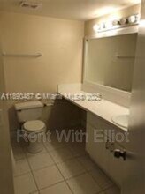 470 S Park Rd in Hollywood, FL - Foto de edificio - Building Photo