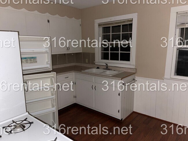 1500 N Main St in Newton, KS - Building Photo - Building Photo