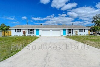 2233 Michele Dr in Sarasota, FL - Building Photo - Building Photo