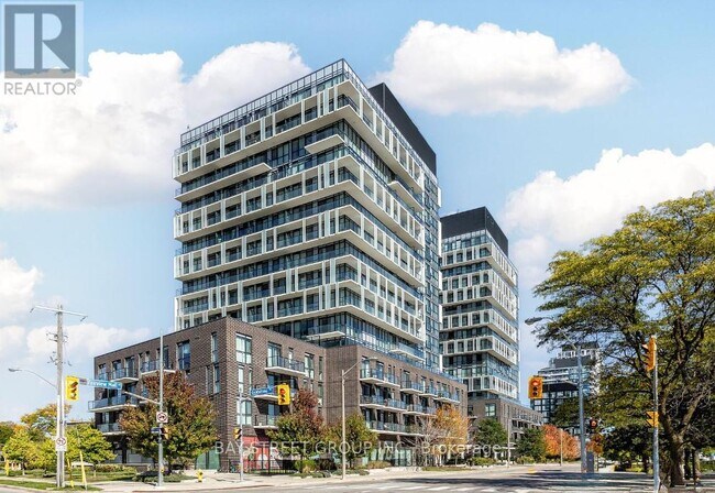 128 Fairview Mall Dr in Toronto, ON - Building Photo - Building Photo