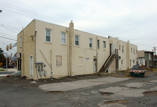 802 Bristol Pike in Croydon, PA - Foto de edificio - Building Photo