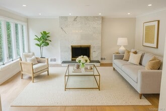 36 Dunes Ln in Port Washington, NY - Building Photo - Building Photo