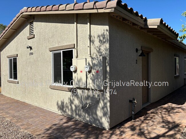 2750 La Verne Ave N-Unit -2750 N La Verne #2 in Tucson, AZ - Building Photo - Building Photo