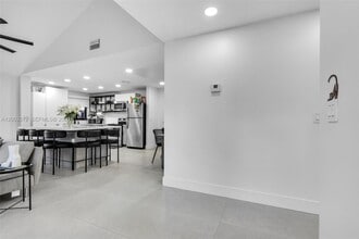 250 SW 97th Terrace in Pembroke Pines, FL - Building Photo - Building Photo