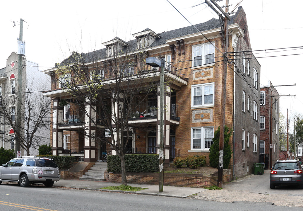 208 N Lombardy St in Richmond, VA - Building Photo