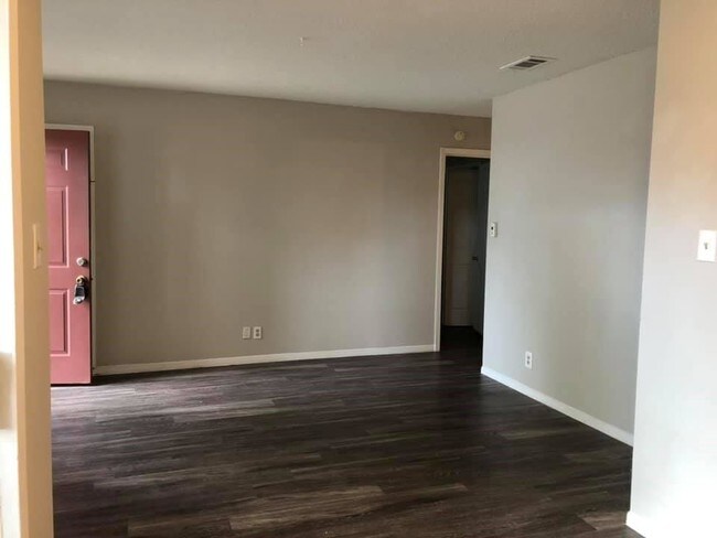 6508 S 1st St-Unit -102 in Austin, TX - Building Photo - Building Photo