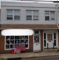 18 S Forklanding Rd, Unit 18 South in Maple Shade, NJ - Building Photo